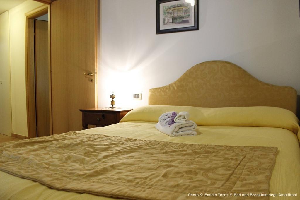 Amalfitani Salerno Centro Bed and Breakfast Værelse billede
