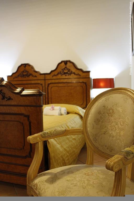 Amalfitani Salerno Centro Bed and Breakfast Værelse billede