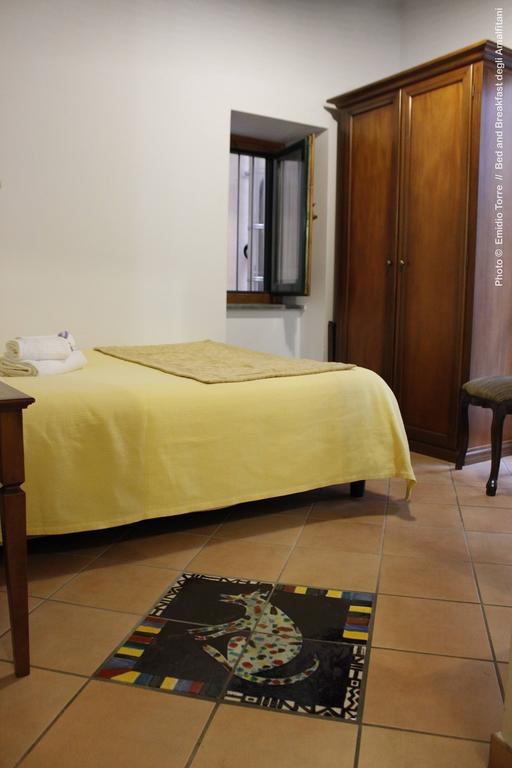 Amalfitani Salerno Centro Bed and Breakfast Værelse billede