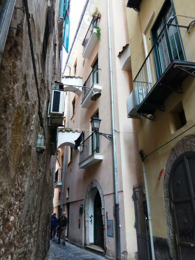 Amalfitani Salerno Centro Bed and Breakfast Eksteriør billede